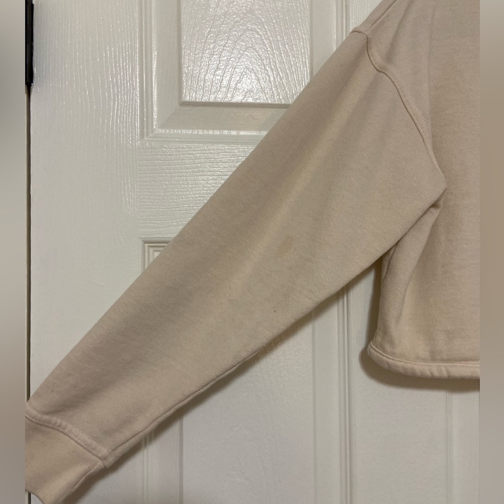 Urban Outfitters Cropped Cream Sweater - Picture 3 of 4